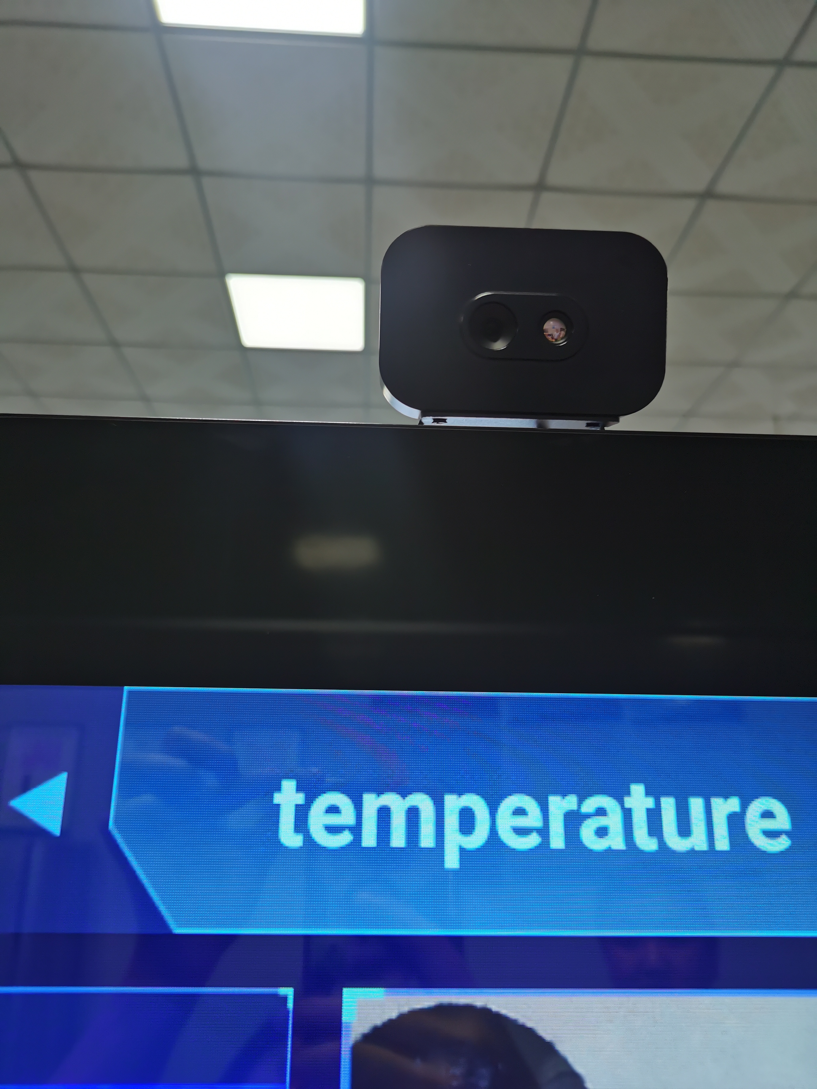 https://www.layson-display.com/43495565-inch-reclamespeler-met-temperatuurmeting-en-temperatuurscreening-scanner-kiosk-temperatuurmonitor-digital-signage-kiosk-product/